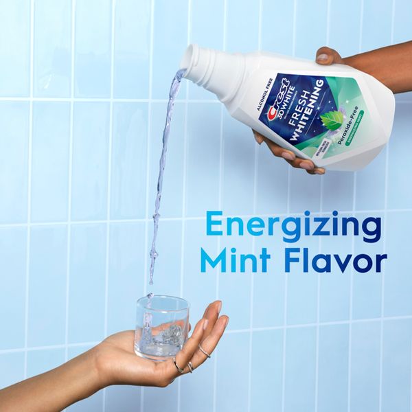 Crest 3D White Brilliance Alcohol Free Whitening Mouthwash, Clean Mint - 33.8 fl oz