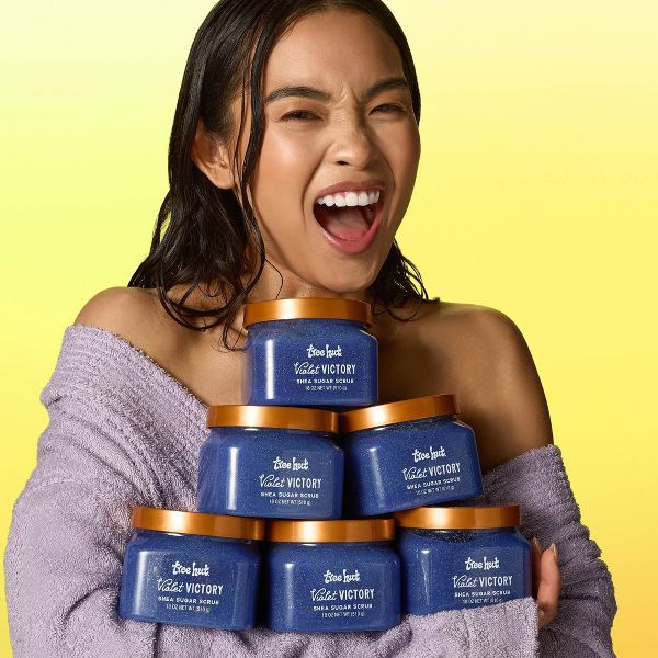 Tree Hut Body Scrub - Violet Victory - 18oz